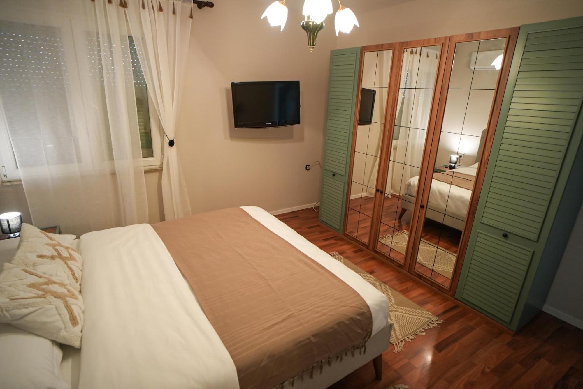 Grandpa House - App.3 Apartment ติรานา ภายนอก รูปภาพ